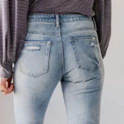 Jeans Mandi Mid Rise Relaxed Skinny Jean Light