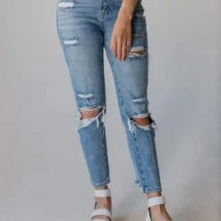 Vendor-unknown Ruby Distressed Mom Jeans