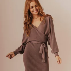 Lucy Avenue Blome V-Neck Sweater Mini Dress Mocha