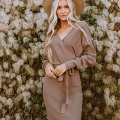 Lucy Avenue Blome V-Neck Sweater Mini Dress Mocha