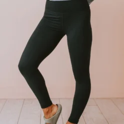 Lucy Avenue High Waisted Lycra-Blend Essential Leggings Black