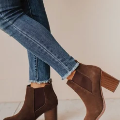 Arden Booties Brown