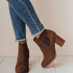 Arden Booties Brown