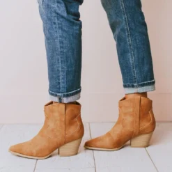East Lion Shoes Beth Western Bootie Camel