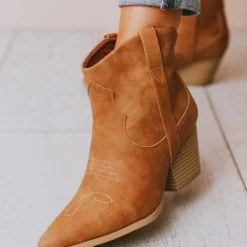 East Lion Shoes Beth Western Bootie Camel