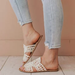 East Lion Shoes Crochet Sandals Off White