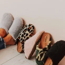 Desmond Slippers Pink Shoes