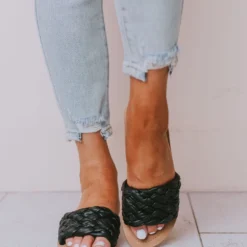 Vendor-unknown Shoes Scottie Braided Sandals Black