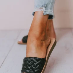 Vendor-unknown Shoes Scottie Braided Sandals Black