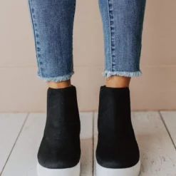 Hidden Wedge Sneakers Black