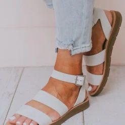 Fortune Dynamic Shoes Clover Buckled Sandals Stone