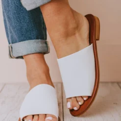Elio Slip On Sandals White