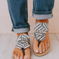 Shoes Elowen Bow Sandals Black/Beige