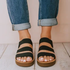 Shoes Leland Stretchy Sandals Black