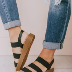 Shoes Leland Stretchy Sandals Black