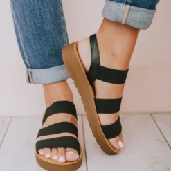 Shoes Leland Stretchy Sandals Black