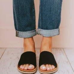 Shoes Leora Slip On Sandals Black