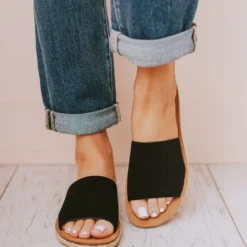 Shoes Leora Slip On Sandals Black