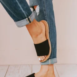 Shoes Leora Slip On Sandals Black