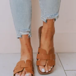 East Lion Shoes Madison Slide Sandal Camel