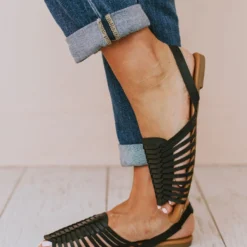 Mariposa Strappy Sandal Black
