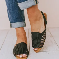 Mariposa Strappy Sandal Black