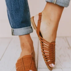 Shoes Mariposa Strappy Sandal Cognac