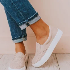 Shoes Perforated Sneakers Mauve