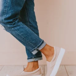 Shoes Perforated Sneakers Mauve