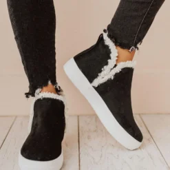 Booties Wilford Sherpa Sneakers Black Shoes