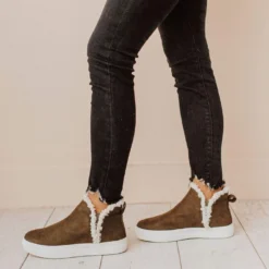 Booties Shoes Wilford Sherpa Sneakers Olive