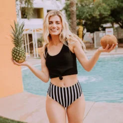 Lucy Avenue Plus Size Dominica Knot Top Black