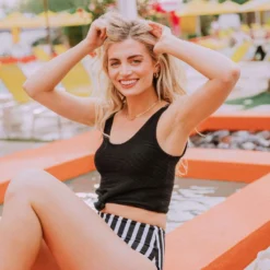 Lucy Avenue Plus Size Dominica Knot Top Black