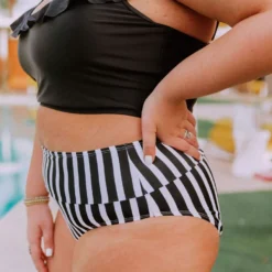 Lucy Avenue Sandy Bottom Black & White Stripes