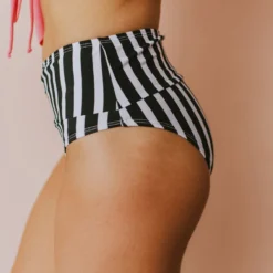 Lucy Avenue Sandy Bottom Black & White Stripes